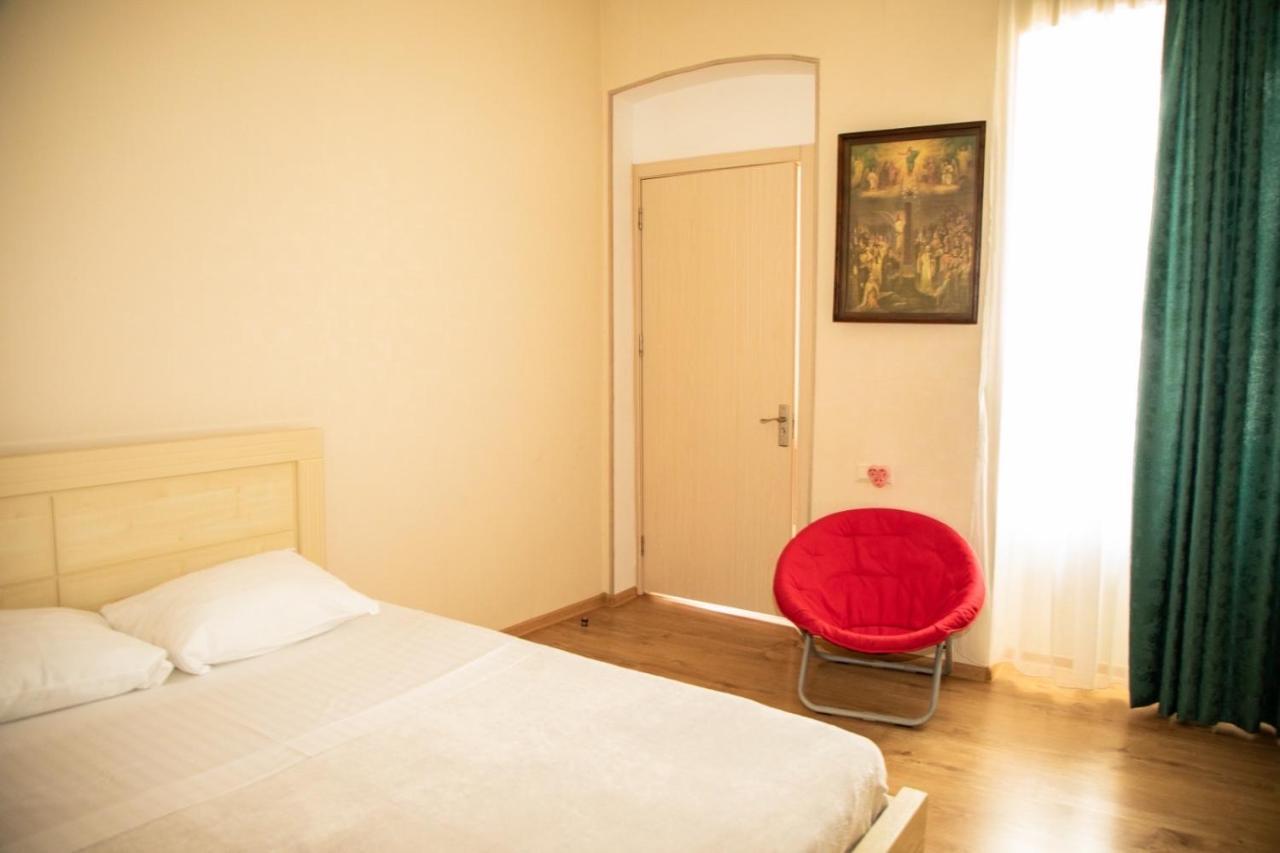 Natali Hotel Тбилиси Екстериор снимка